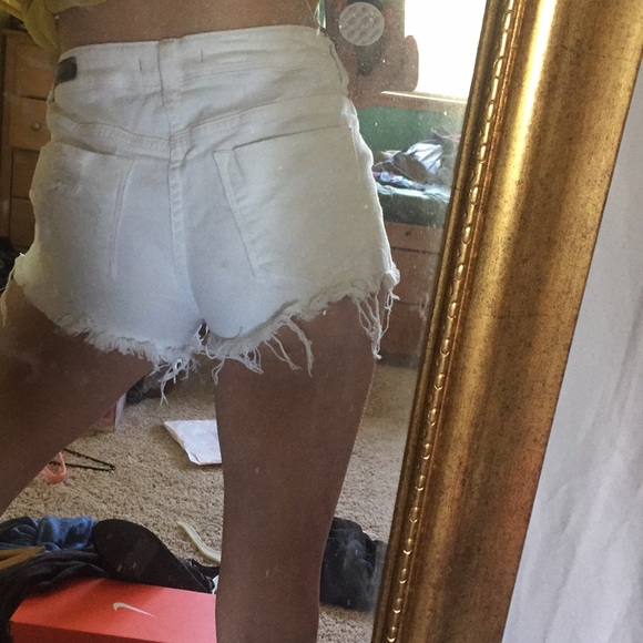 WhiteRipped jean shorts - Picture 4 of 4